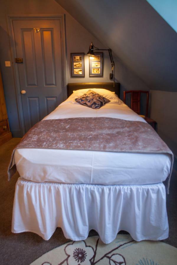 Bed and Breakfast Hill View House Дартмаут Экстерьер фото